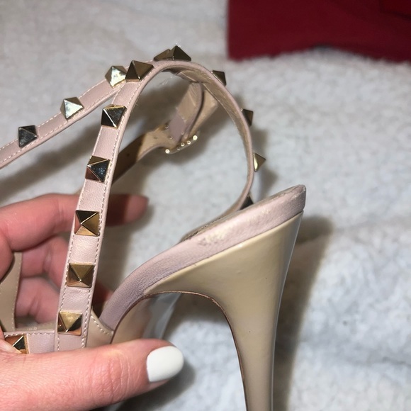 Valentino Garavani Rockstud Pointed Toe Pumps - Picture 3 of 7